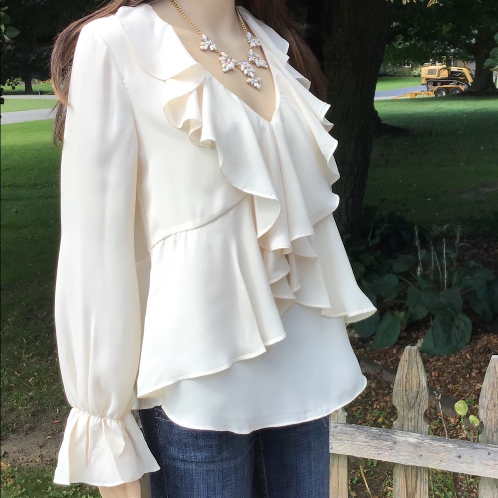 VINTAGE LOOKING IVORY LAYERED  RUFFLE BLOUSE - Picture 4 of 7